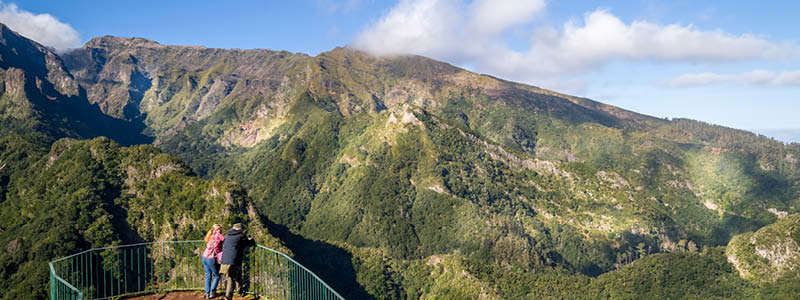 Utsikt ver bergen p Madeira, Portugal.