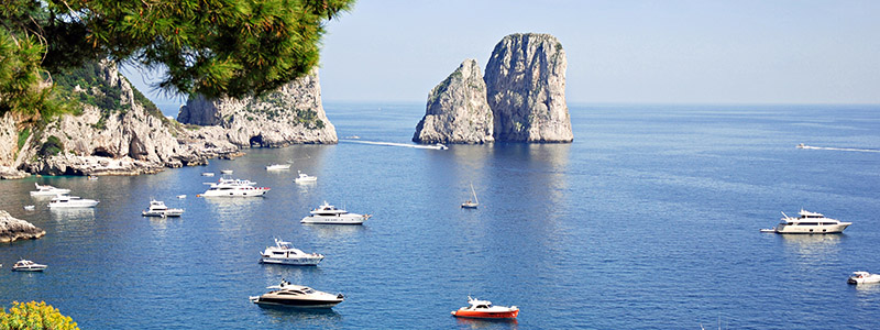Bttur frn Amalfi till n Capri p resa till Italien.