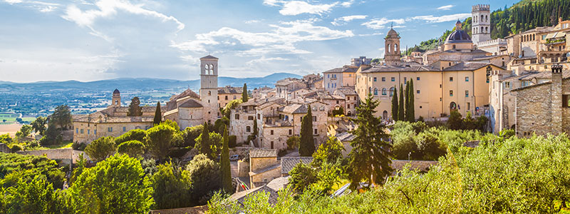Medetidsstaden Assisi på sin höjd i Umbrien.