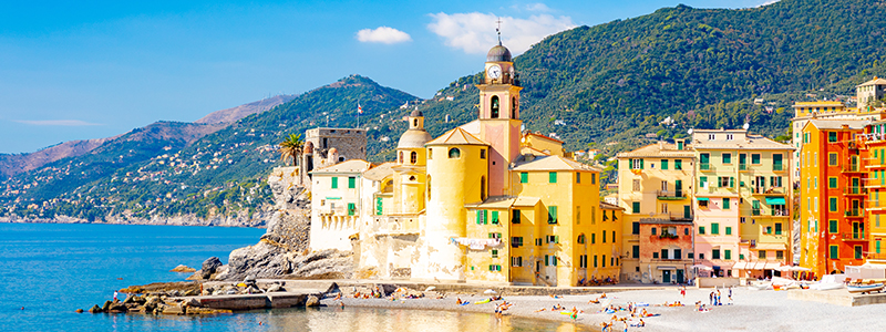 Fiskebyn och badorten Camogli i Ligurien, Cinque Terre.