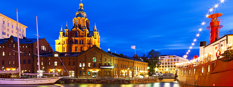 Hamn i Helsingör i skymningen, Finland.