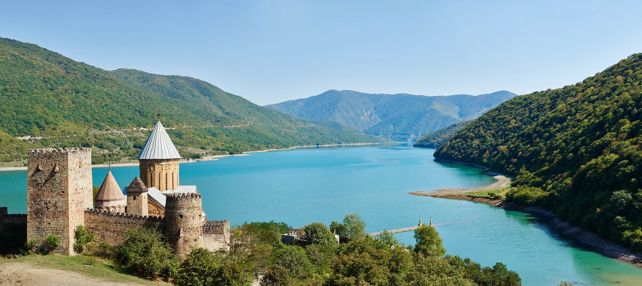 armenien och georgien bjuder p slott, stor natur och kultur. rundresa till armenien och georgien