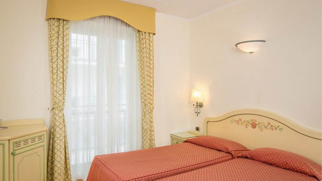 Dubbelrum p hotell Grande Albergo 4 stjrnor i Cinque Terre, Italien.