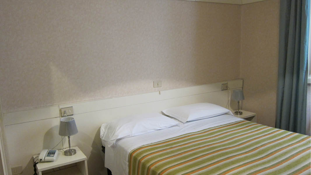 Rum fr en person p det  4-stjrniga hotell Biondi i Montecatini Terme, resa till Italien.