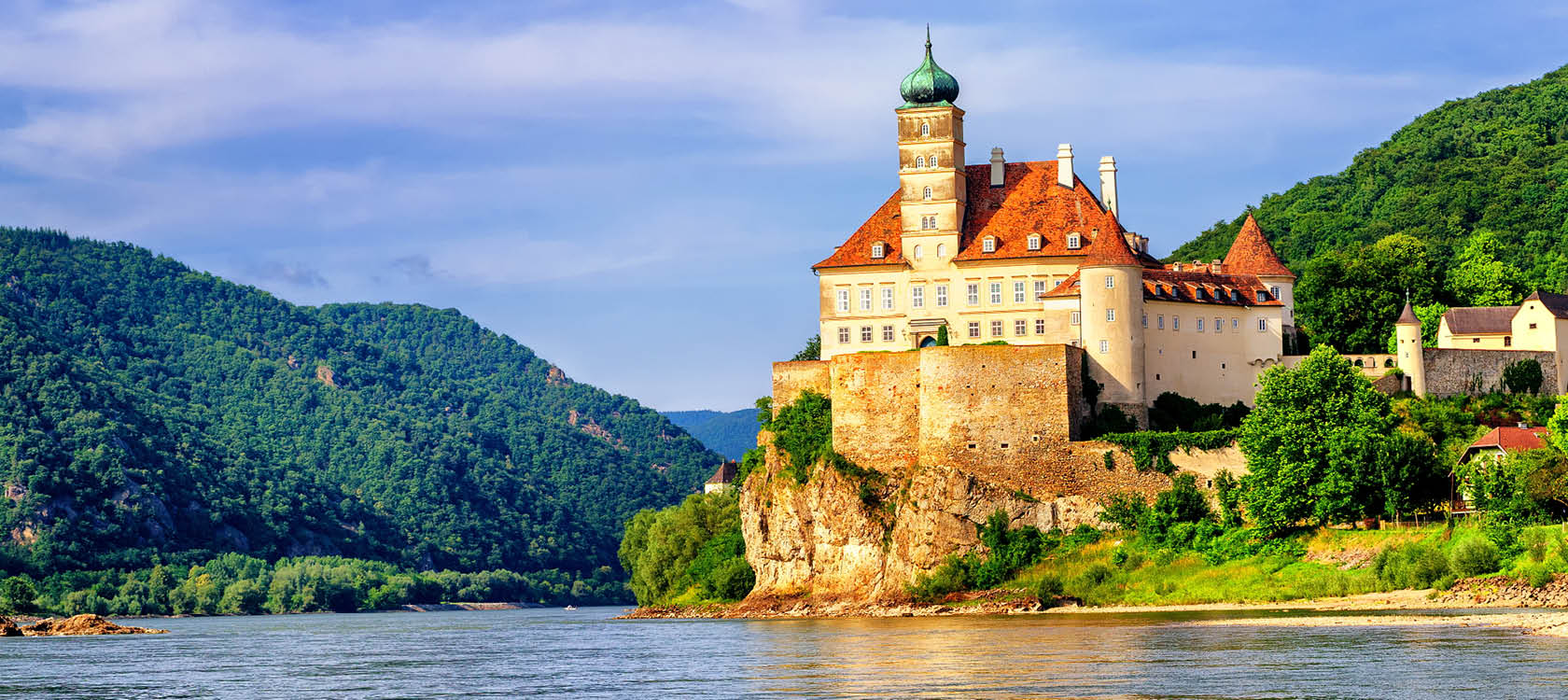 benediktinklostret stift melk vid floden donau p en kryssning 