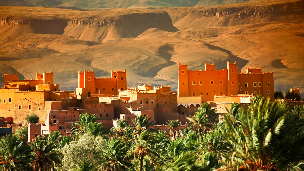 Vackra Ait Benhadou Kasbah Unesco i Atlasbergen, Marocko. 