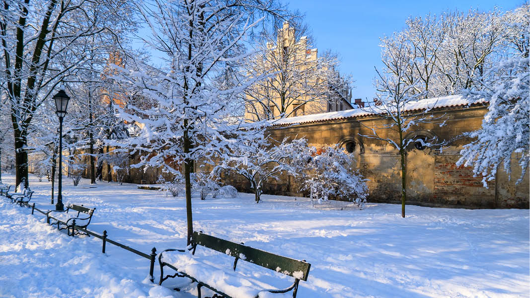 upplev krakow i vinterskrud på nyårsresa