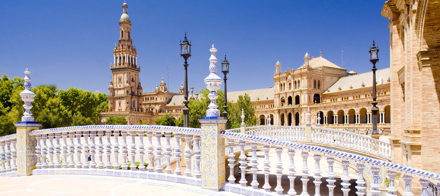 Fantastiska Plaza de Espana i Sevilla. 